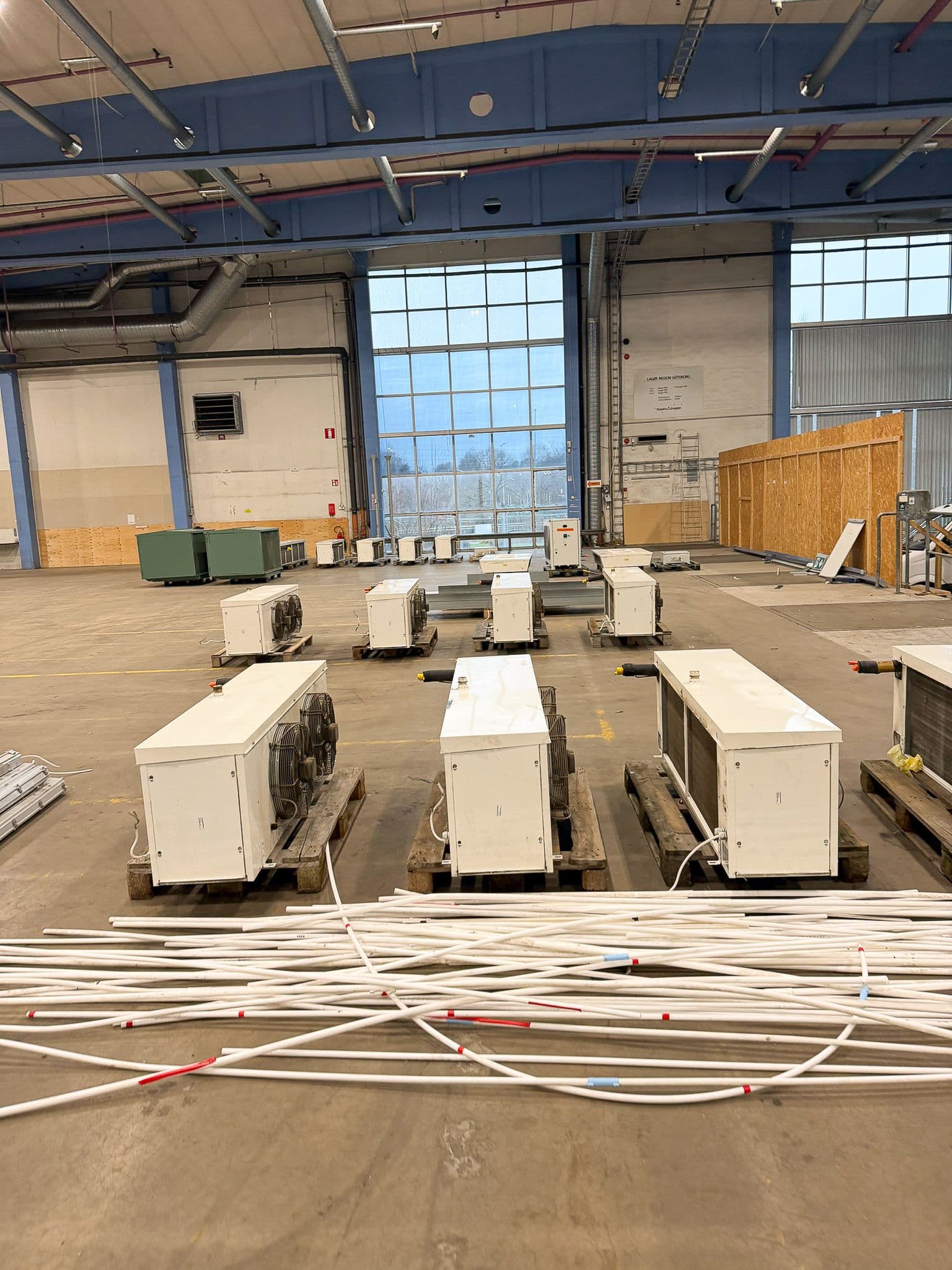 Återbrukade kylaggregat och installationer från Damacons projekt i industrilokal